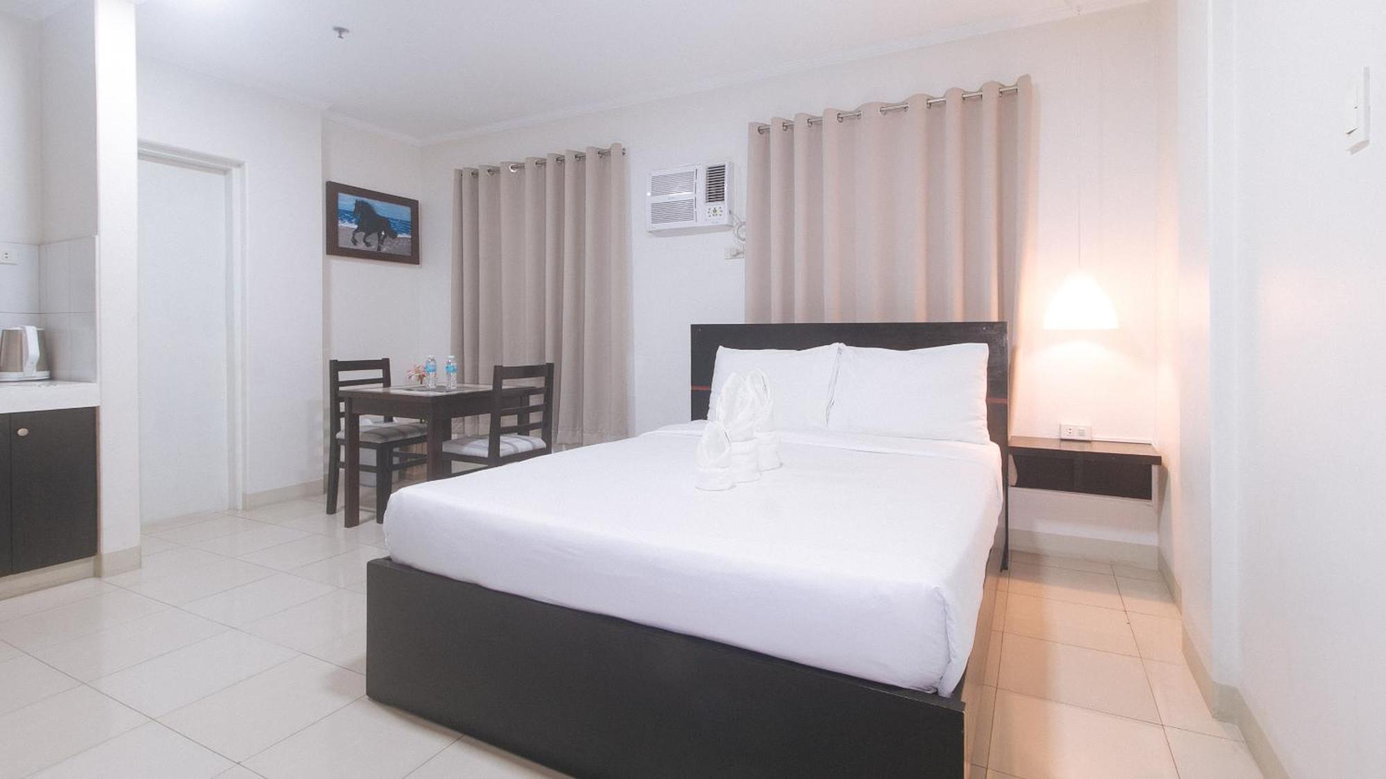 Urbanview At Evangelista Street Makati 마카티 외부 사진