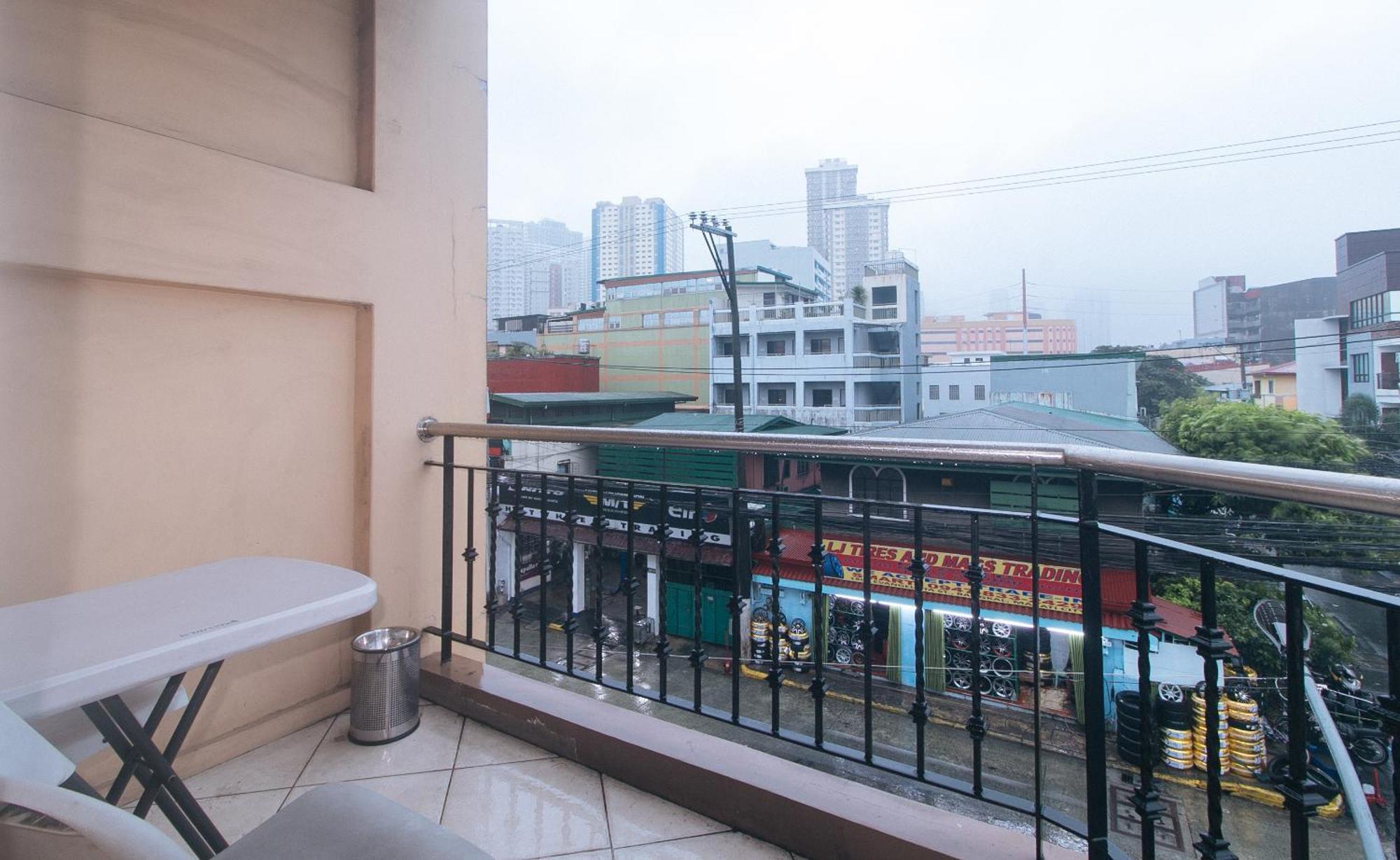 Urbanview At Evangelista Street Makati 마카티 외부 사진