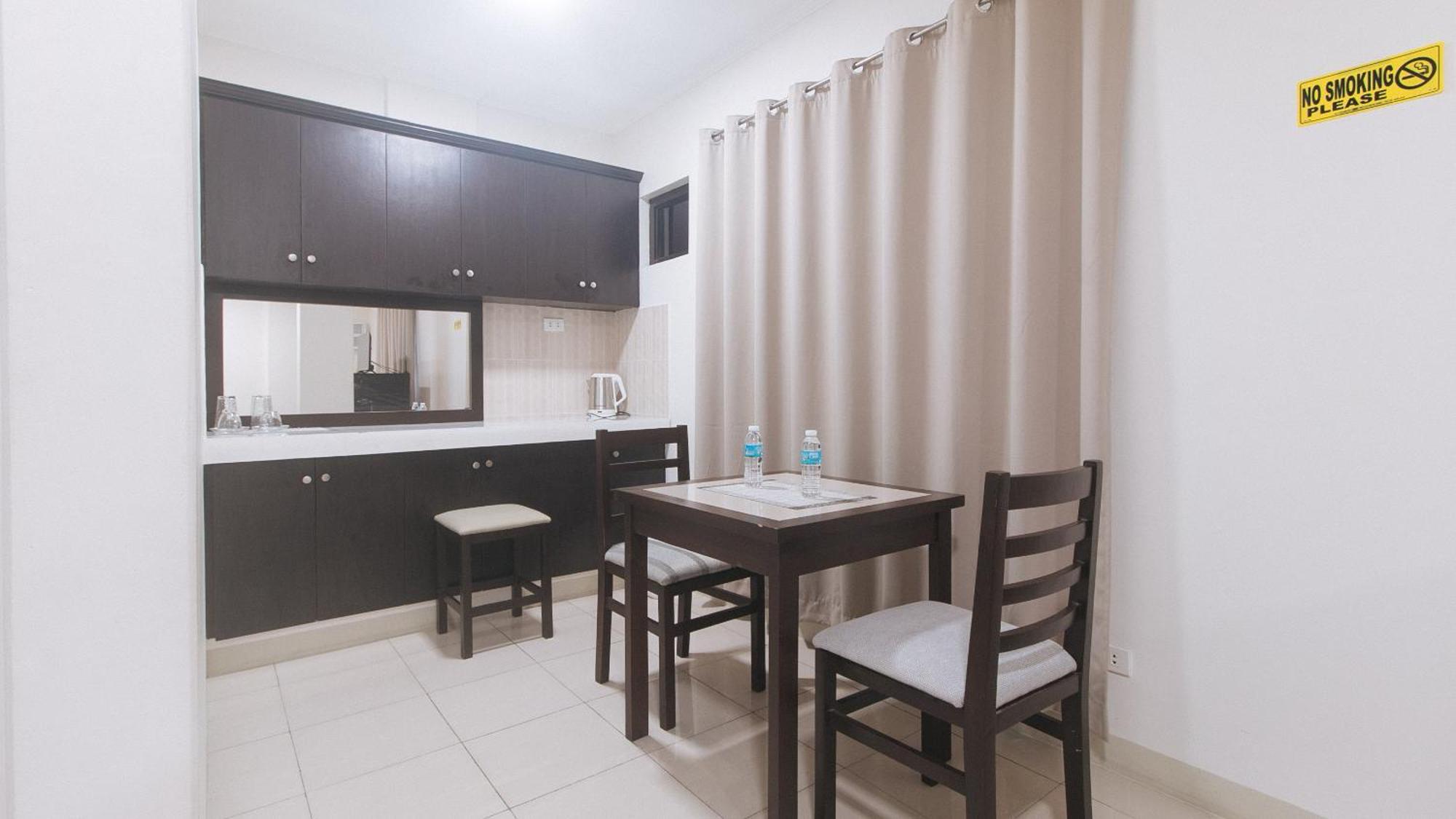 Urbanview At Evangelista Street Makati 마카티 외부 사진
